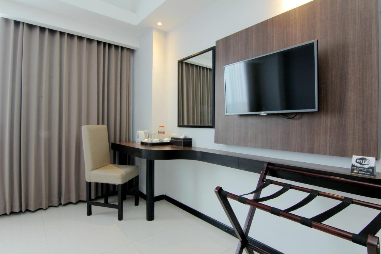 The Sun Hotel Madiun Exterior foto